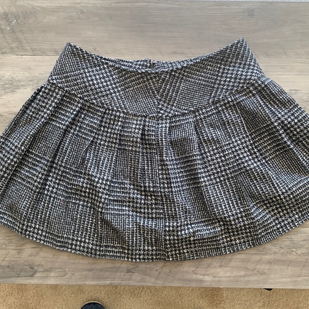 Women’s/ junior fit wool/ polyester blend pleated mini skirt women’s size M